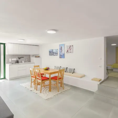 빌라 Lefkes View *